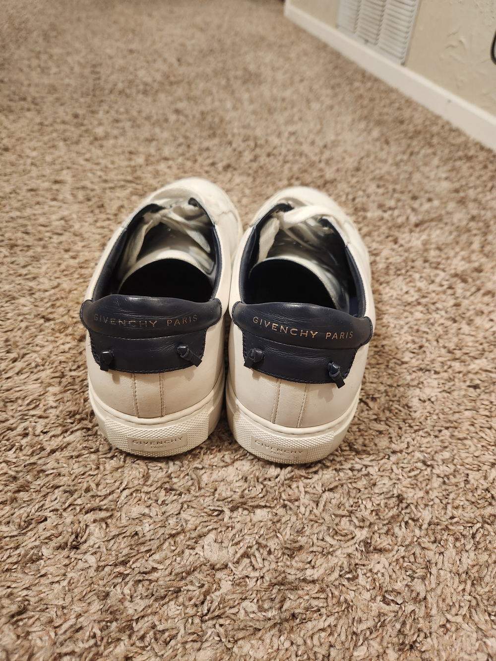 Givenchy Cream and Navy Leather Low-Top Sneakers